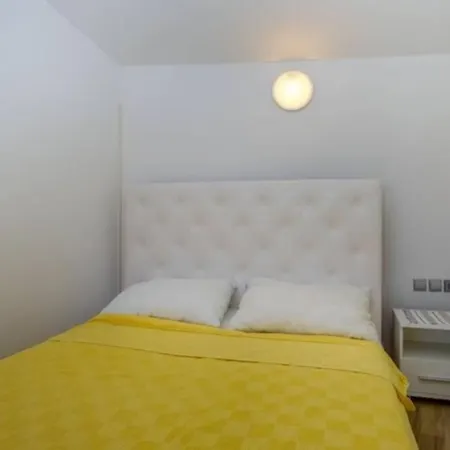 Apartman Lovely House, Near Center,