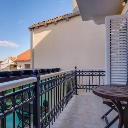 Apartman Lovely House, Near Center, Mali Lošinj