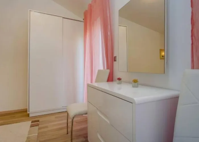 Lovely House, Near Center, Apartment
