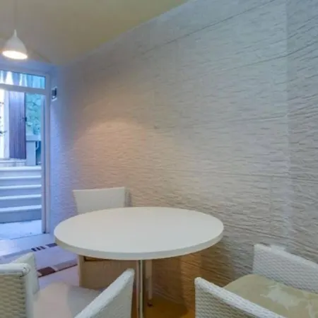 Lovely House, Near Center, *