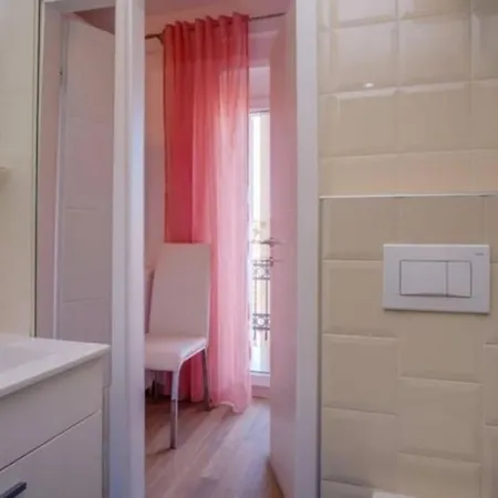 아파트 Lovely House, Near Center, 말리로시니